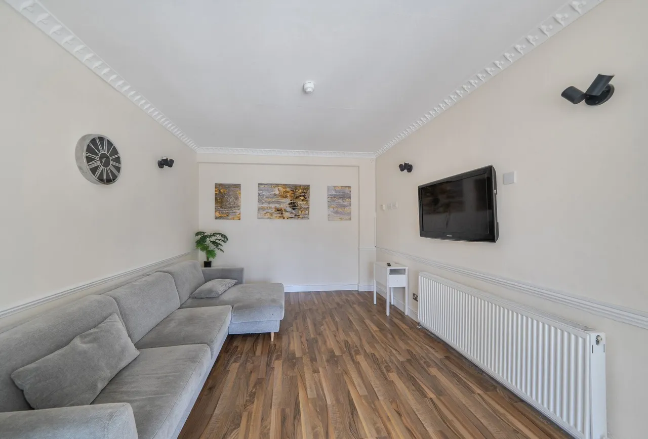 Sherborne Gardens, London, NW9 9TE, photo 4