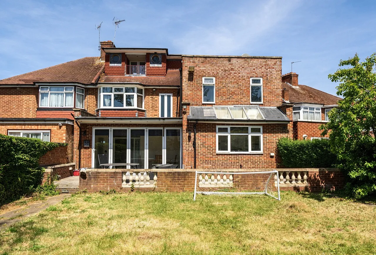 Sherborne Gardens, London, NW9 9TE, photo 9