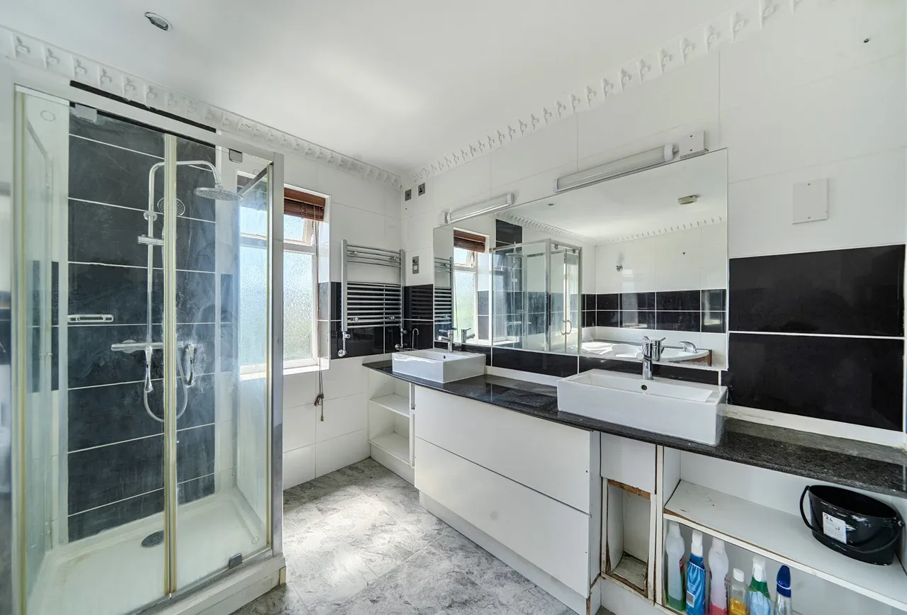Sherborne Gardens, London, NW9 9TE, photo 13
