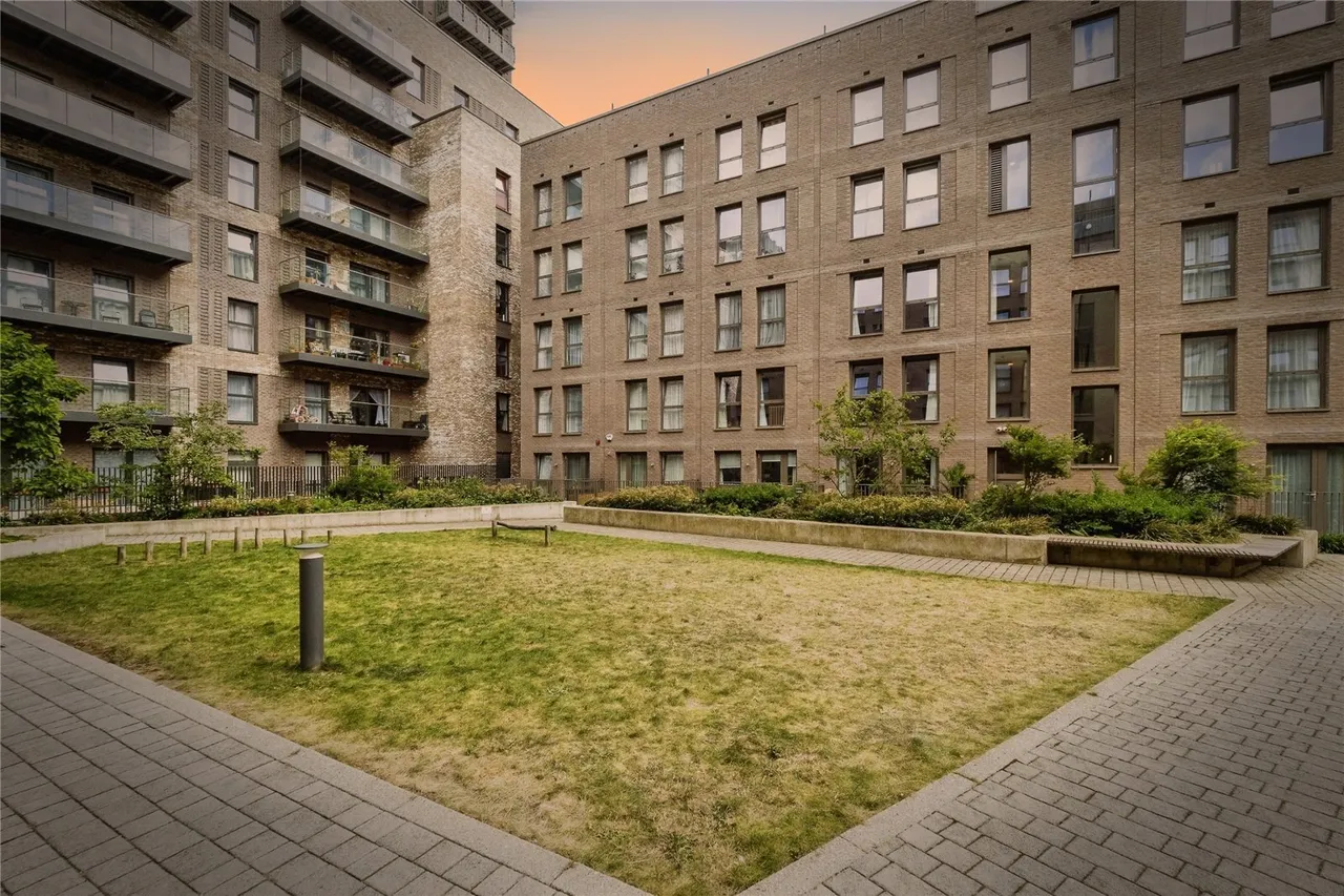 Castle Street, Upton Park, London, E13, photo 25