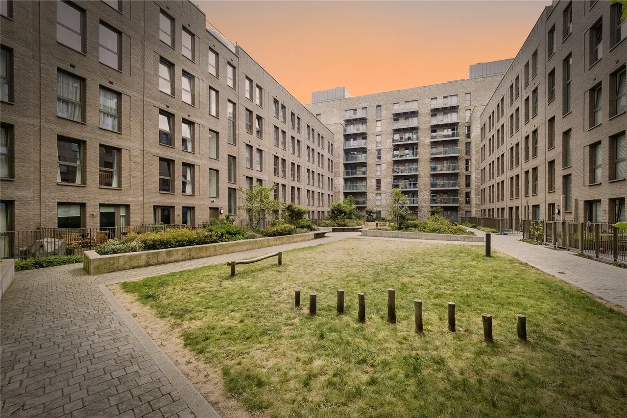 Castle Street, Upton Park, London, E13, photo 12