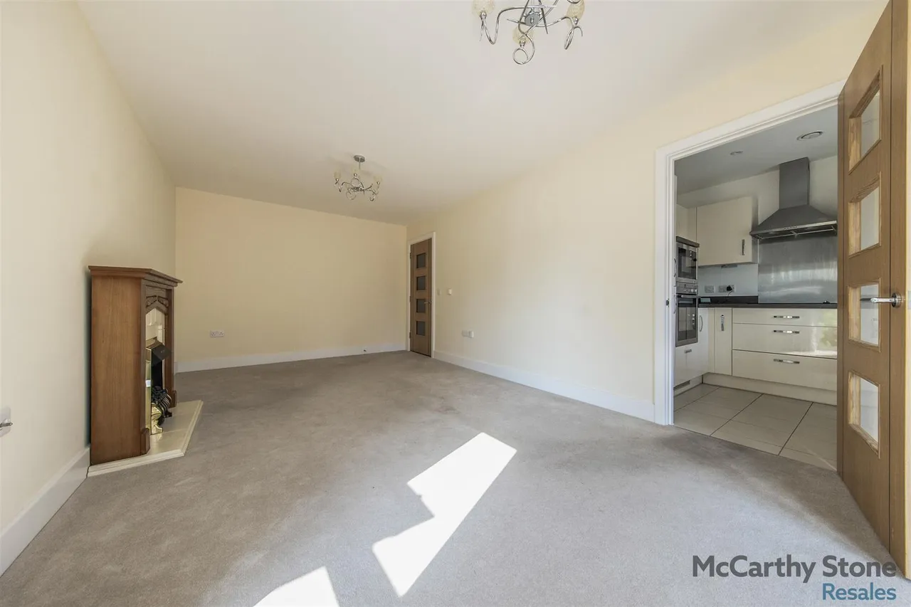 Raglan Road, Frinton-On-Sea, CO13, photo 3