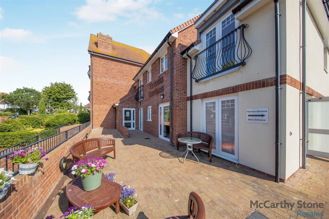 Raglan Road, Frinton-On-Sea, CO13, photo 15