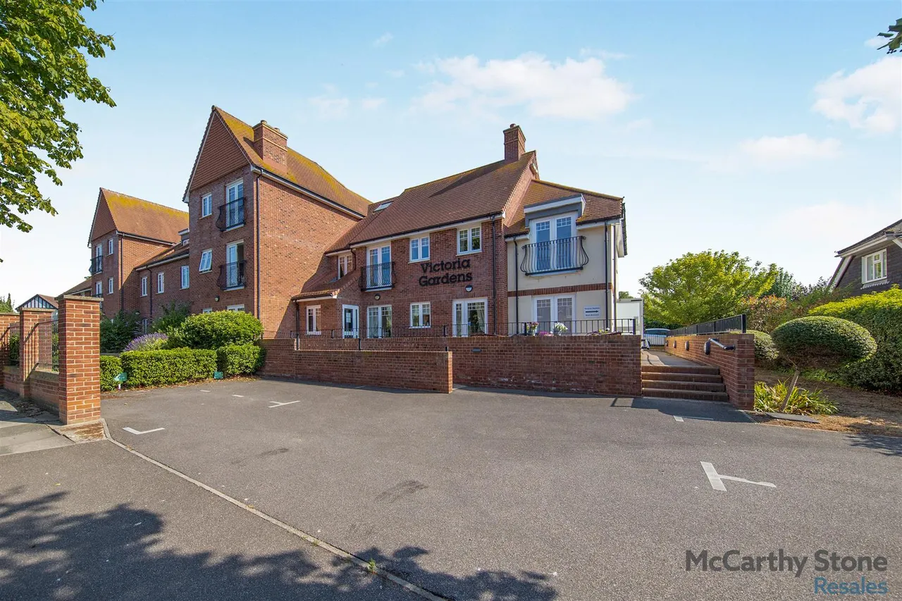 Raglan Road, Frinton-On-Sea, CO13, photo 17