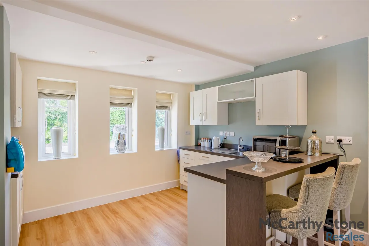 Raglan Road, Frinton-On-Sea, CO13, photo 13