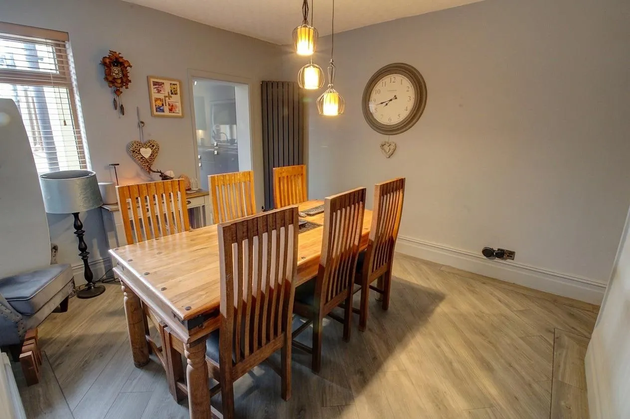 2 bed house for sale, Church Road, Hartshill, CV10