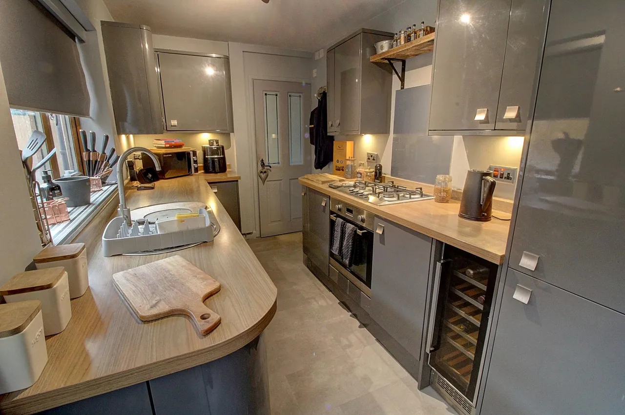 Church Road, Hartshill, CV10, photo 2
