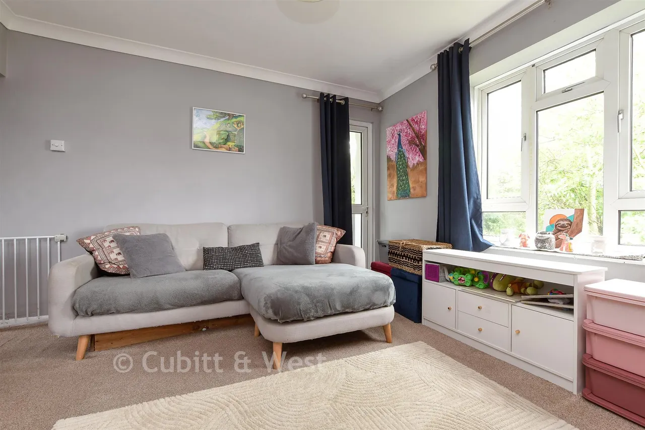 Radstock Way, Merstham, RH1, photo 5