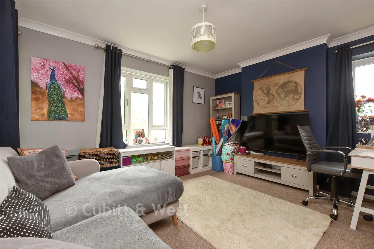 Radstock Way, Merstham, RH1, photo 4