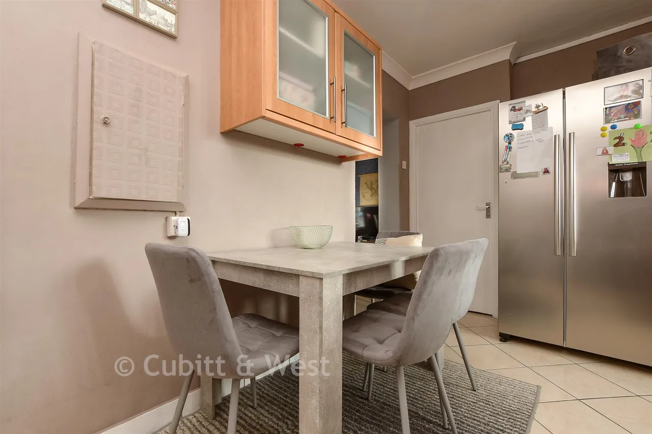 Radstock Way, Merstham, RH1, photo 3
