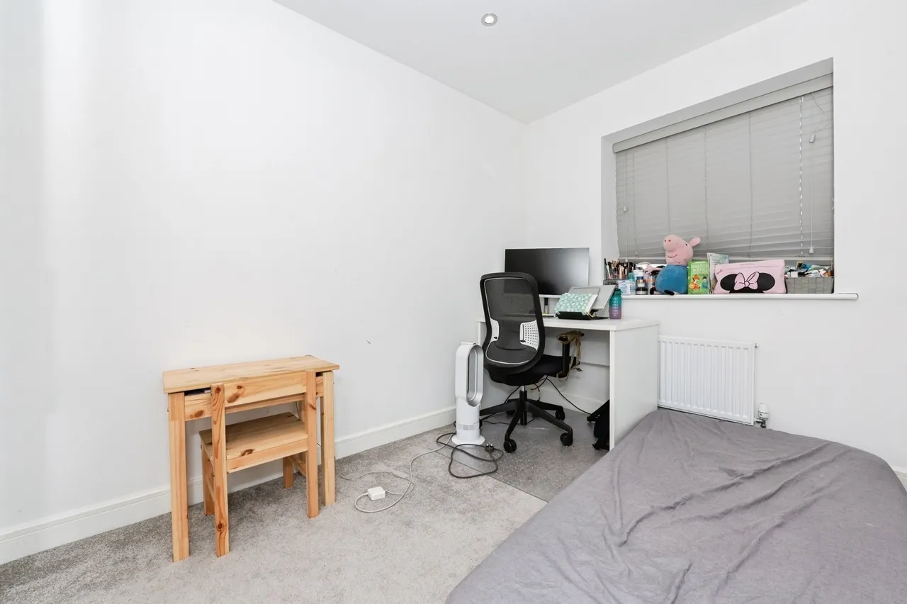 Castle Hill Drive, Ebbsfleet Valley, DA10, photo 10