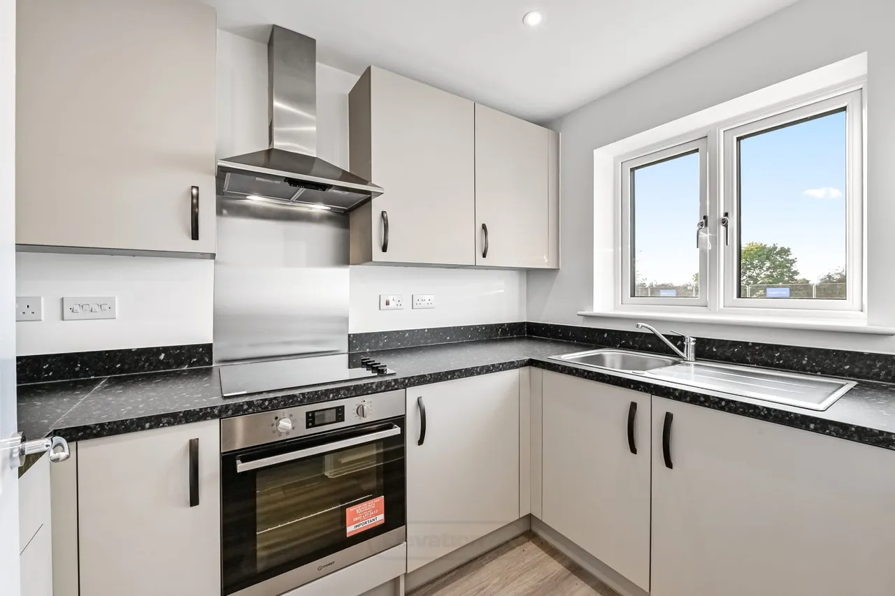 Barrosa Way, Whitehouse, Milton Keynes, MK8 1LN, photo 4