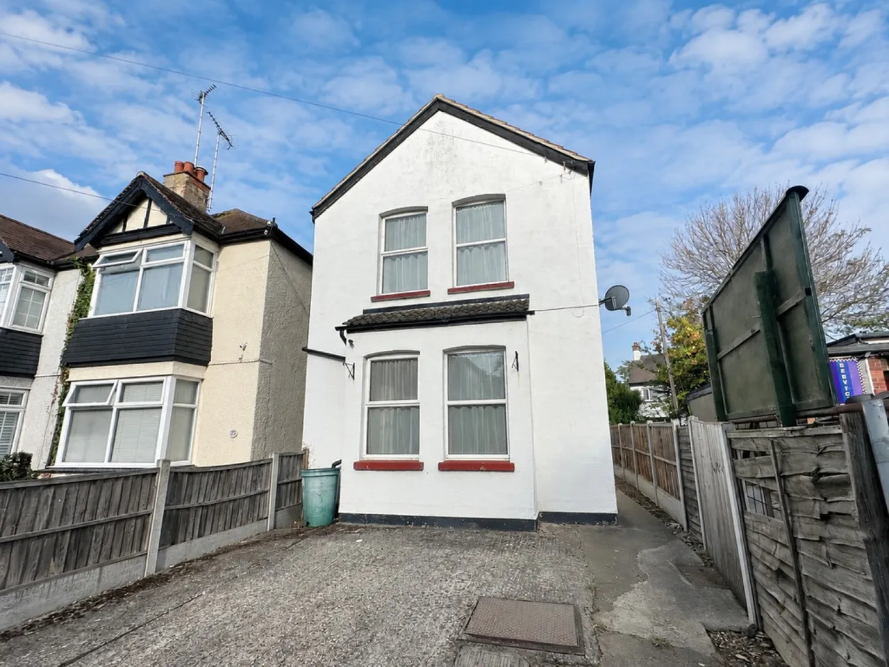 2 bed house for sale — Cricketfield Grove, Leigh On Sea