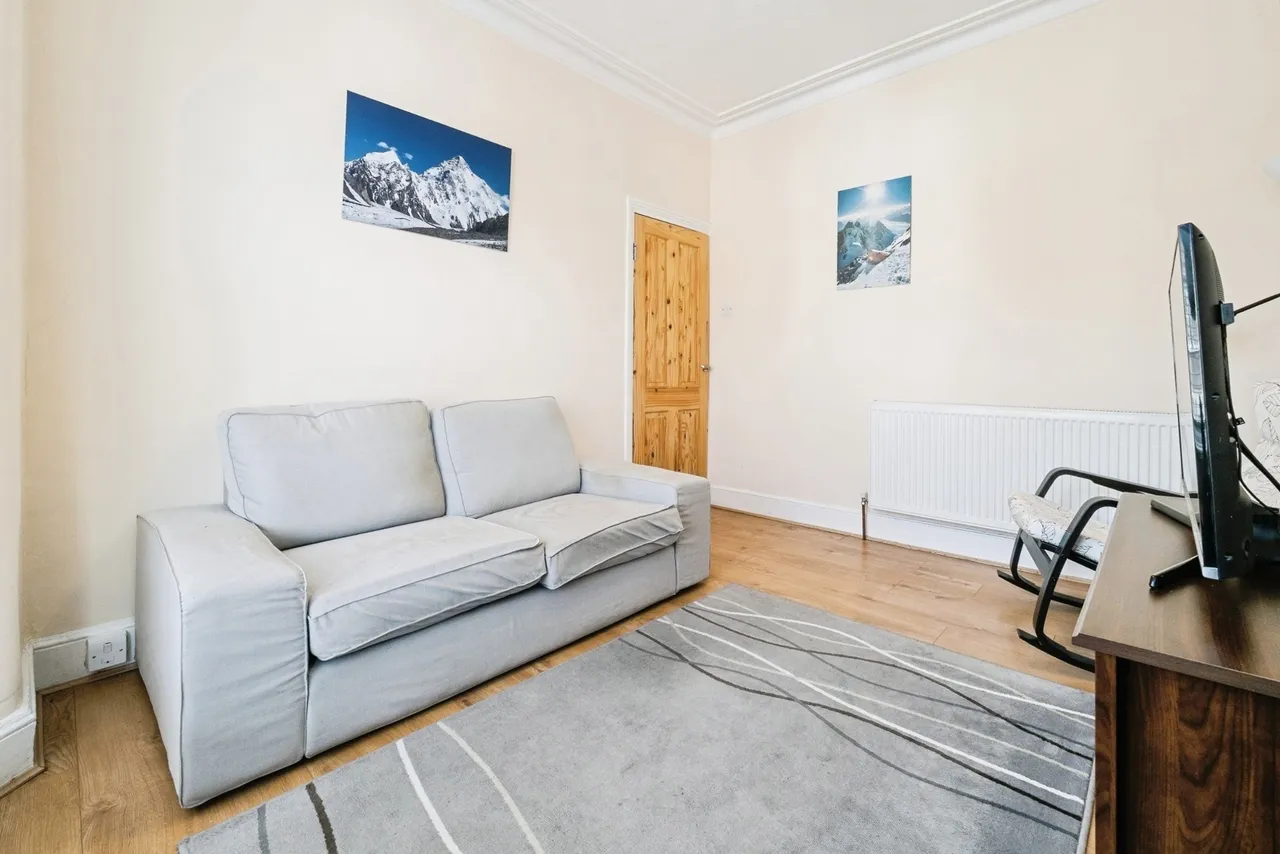 Caulfield Road, East Ham, London, E6, photo 6