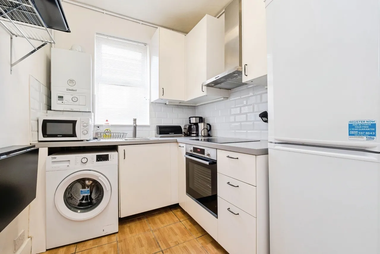 Caulfield Road, East Ham, London, E6, photo 9