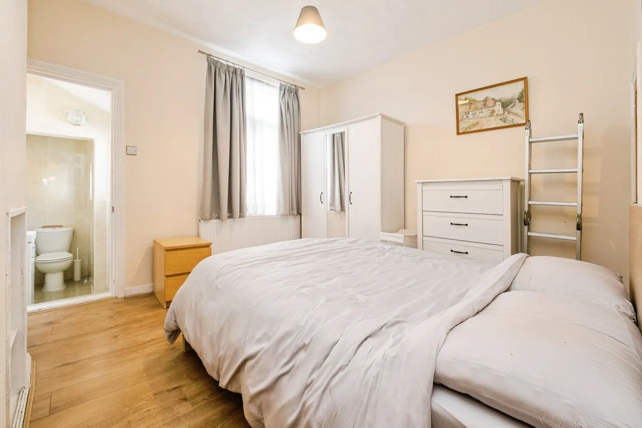 Caulfield Road, East Ham, London, E6, photo 5