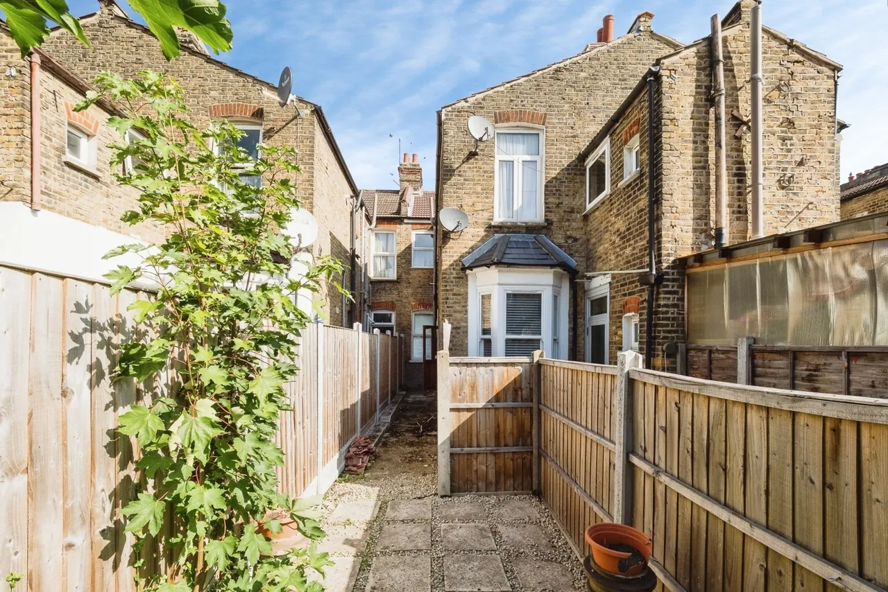 Caulfield Road, East Ham, London, E6, photo 16