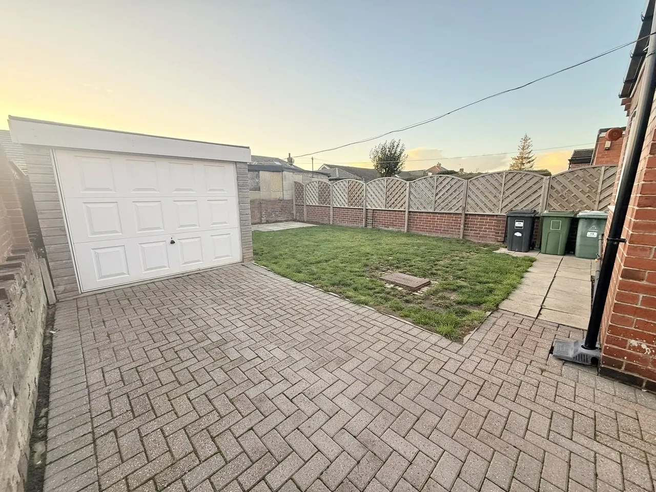 Windermere Road, Dewsbury, WF12, photo 9