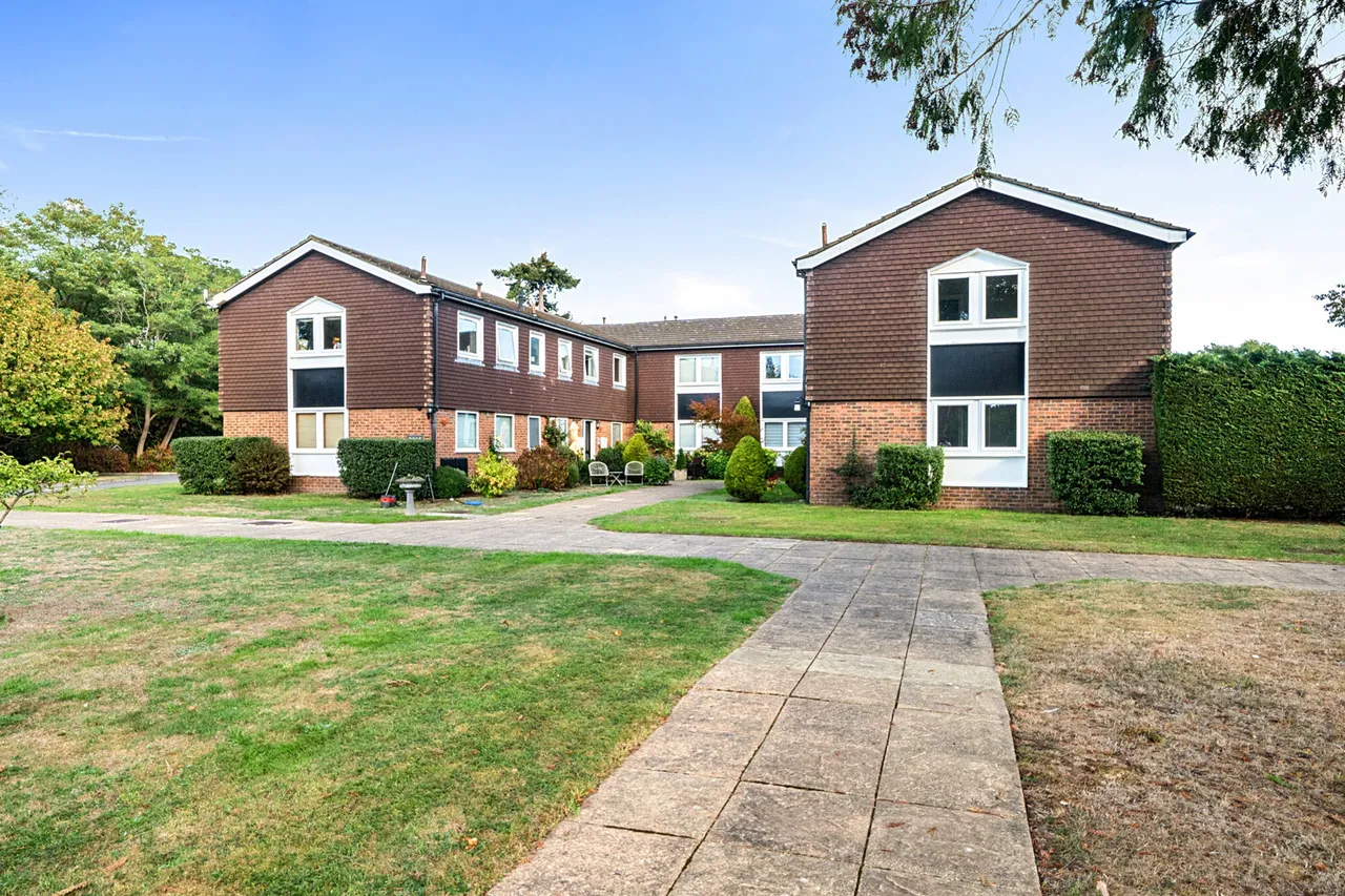 2 bed flat for sale, Gerrards Cross Road, SL2