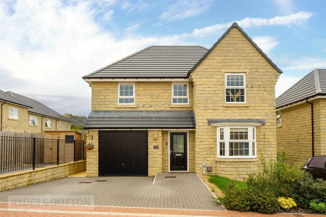 4 bed house for sale, Bowland Close, Honley, HD9