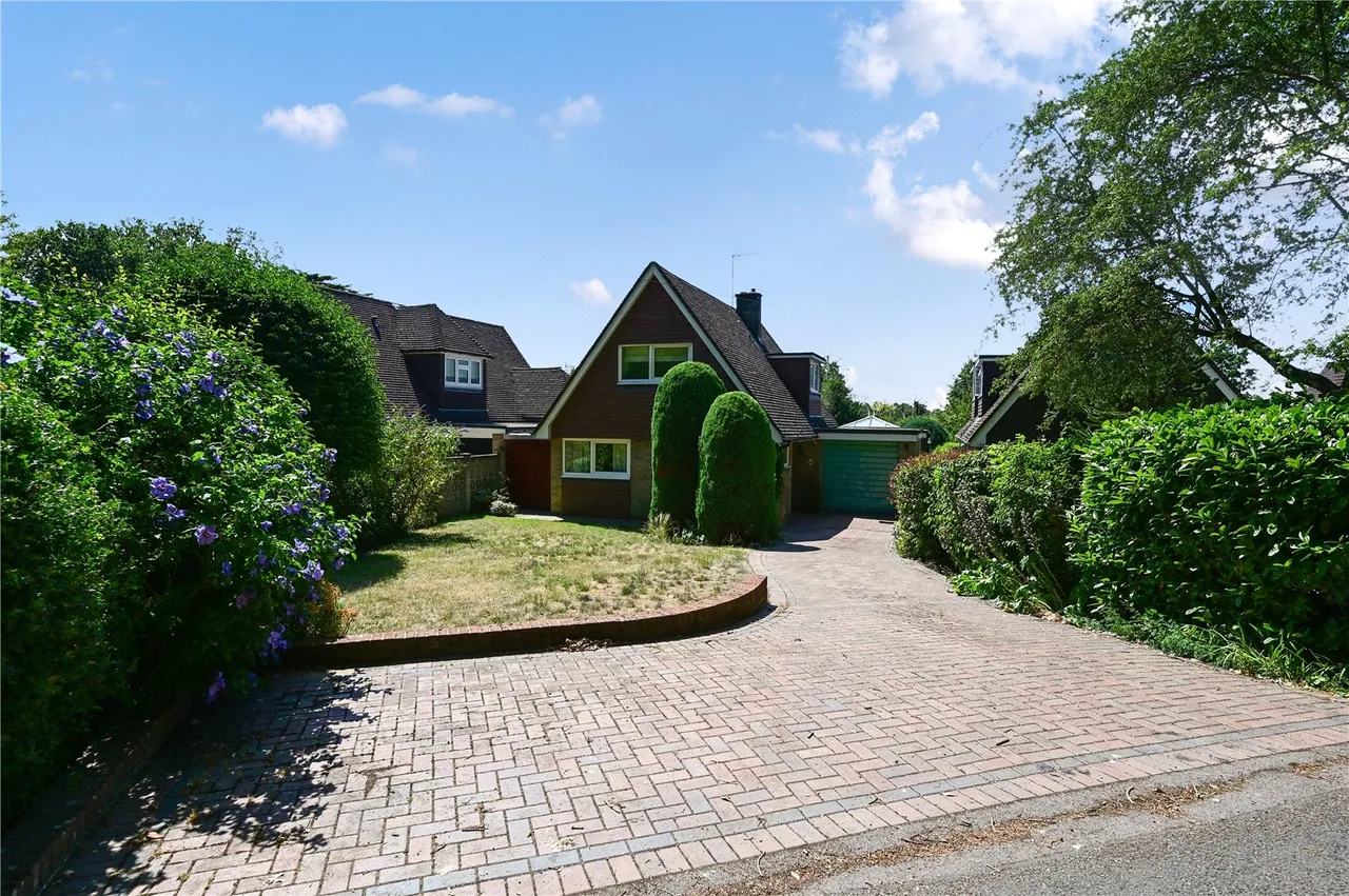 Fox Hills Lane, Ash, Guildford, Surrey, GU12 6AF, photo 13
