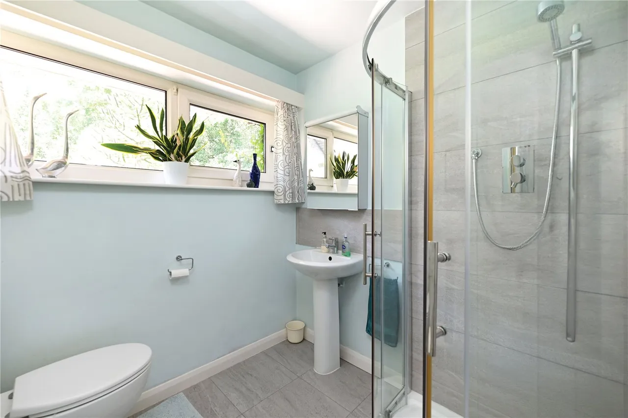 Fox Hills Lane, Ash, Guildford, Surrey, GU12 6AF, photo 8