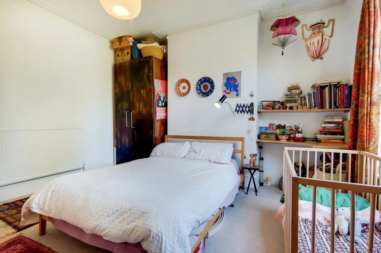 High Road, London, N22, photo 9