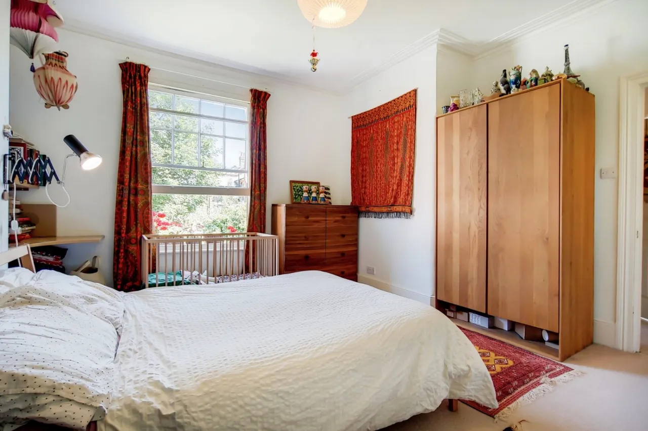 High Road, London, N22, photo 8