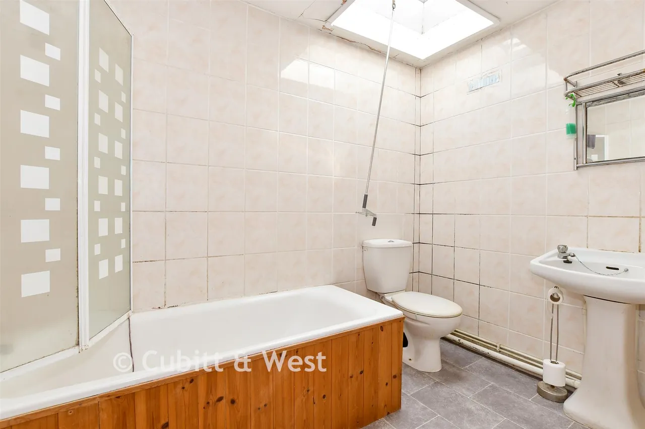 Prices Lane, Reigate, RH2, photo 16