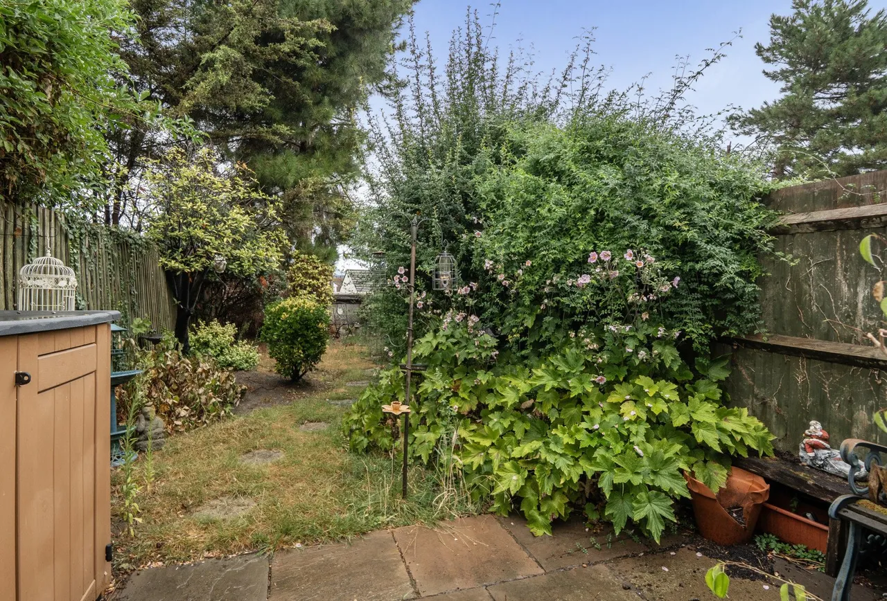 Bancroft Chase, Hornchurch, RM12 4DP, photo 5