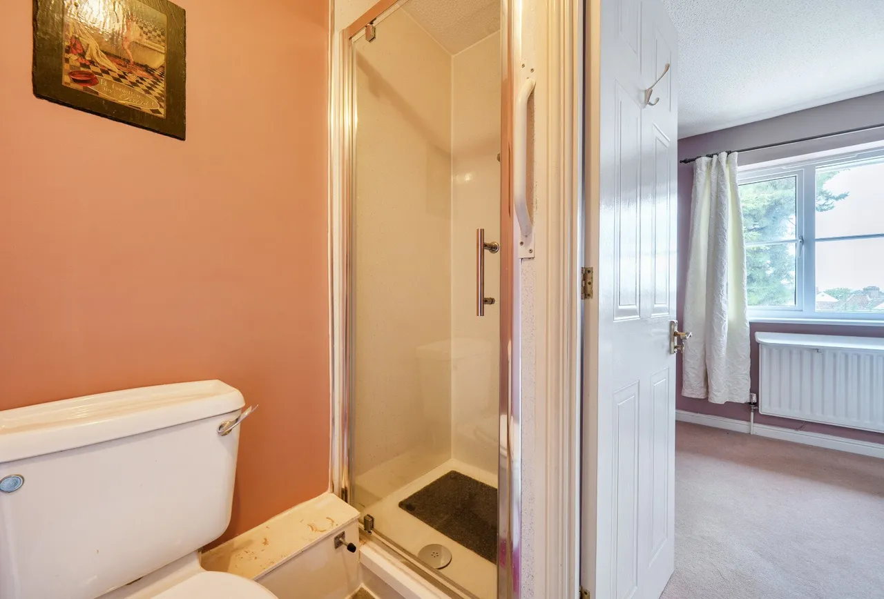 Bancroft Chase, Hornchurch, RM12 4DP, photo 11