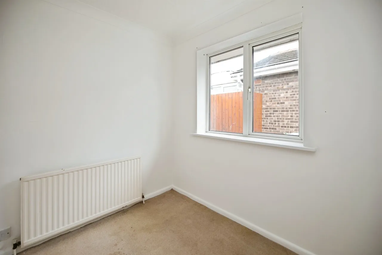 East Dale Close, Hemsworth, WF9, photo 10