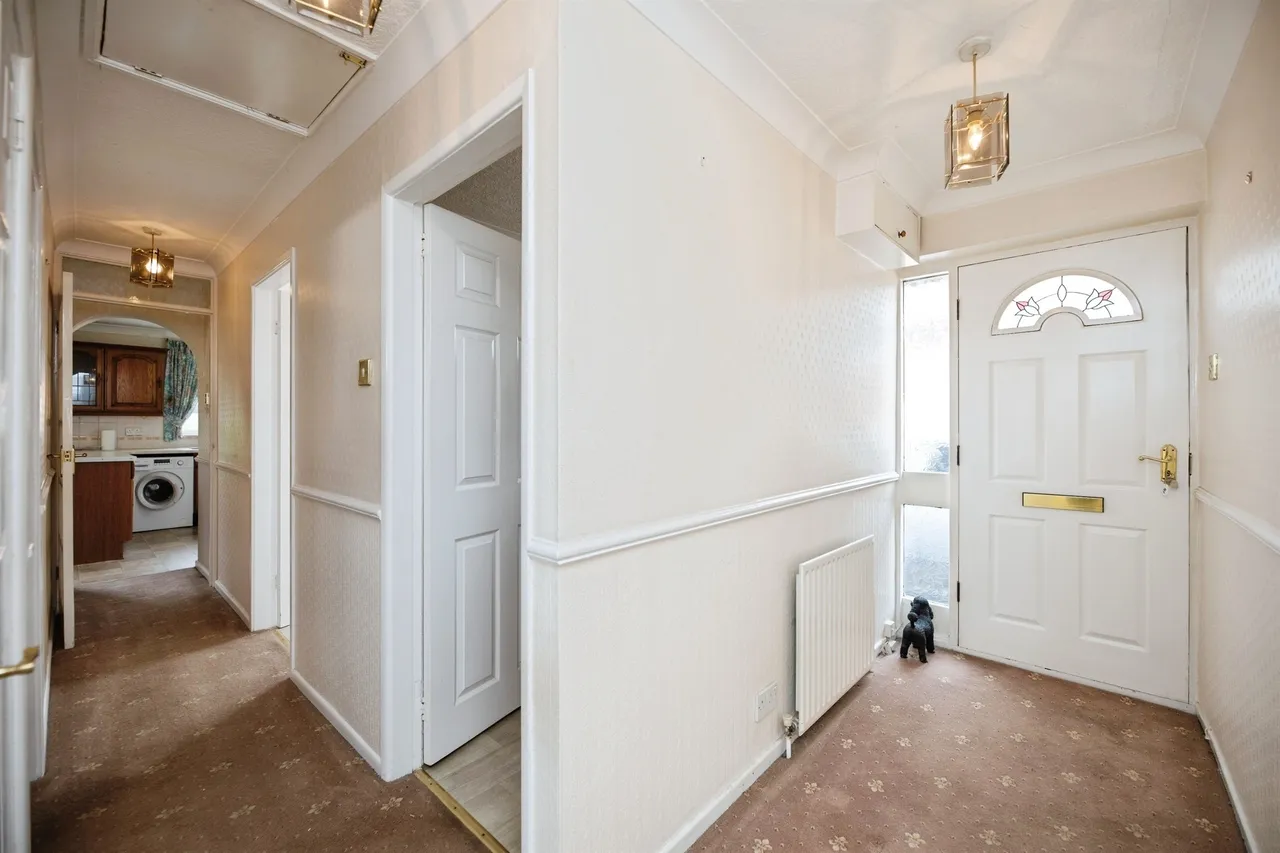 East Dale Close, Hemsworth, WF9, photo 15