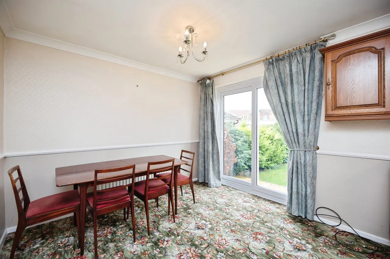 East Dale Close, Hemsworth, WF9, photo 8