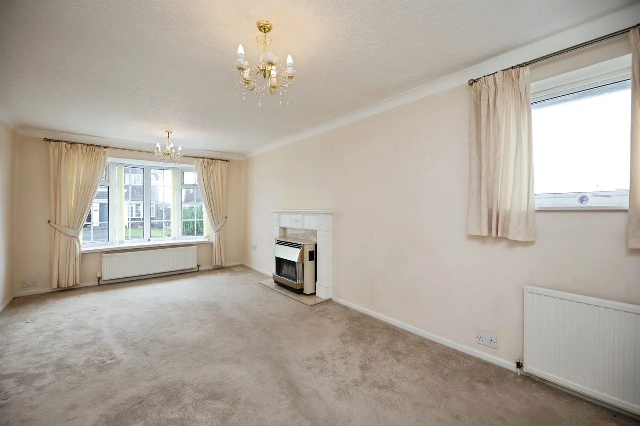 East Dale Close, Hemsworth, WF9, photo 12