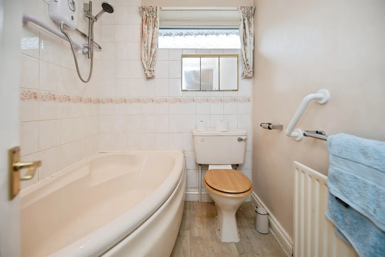 East Dale Close, Hemsworth, WF9, photo 6