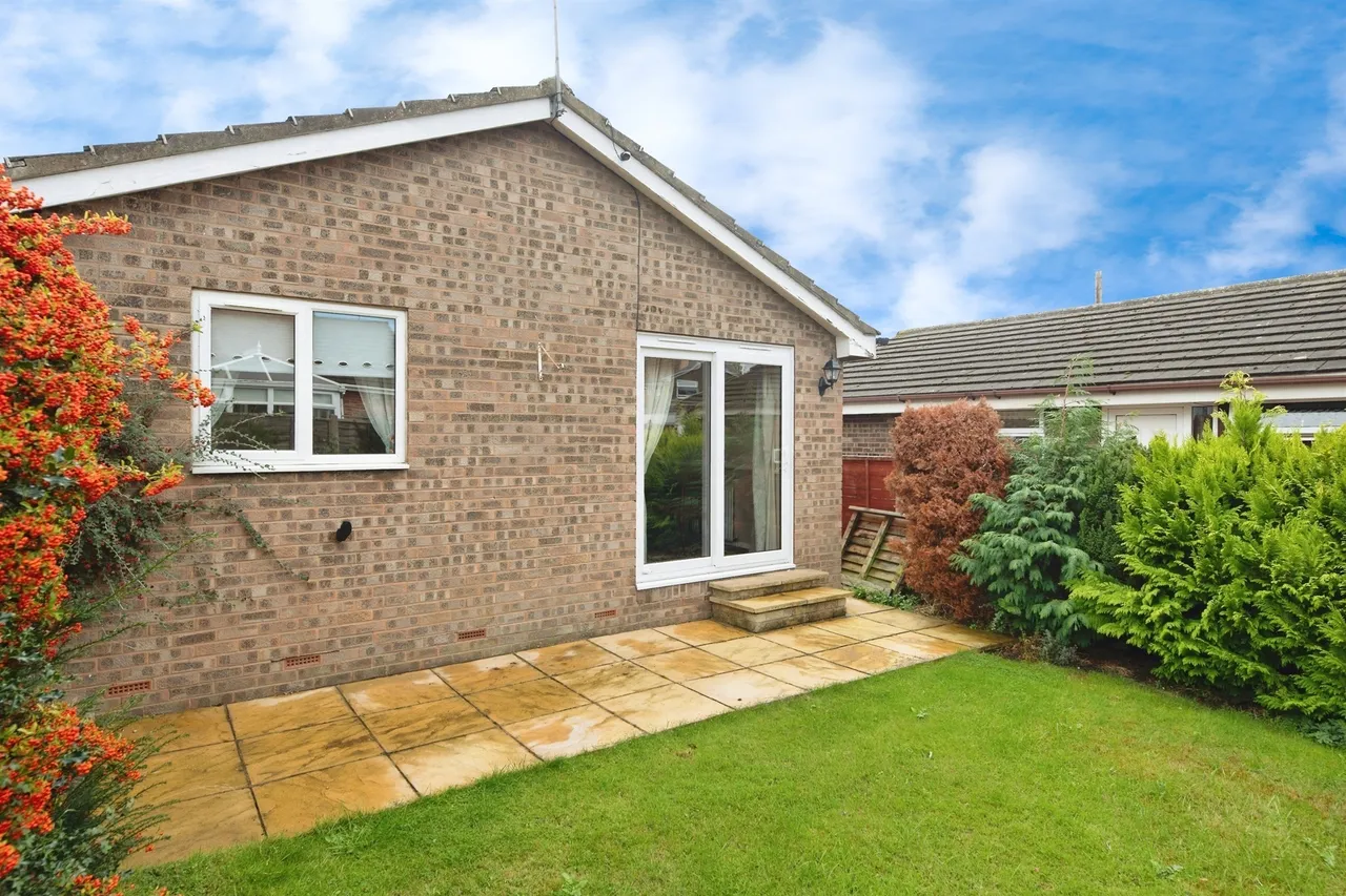 East Dale Close, Hemsworth, WF9, photo 9