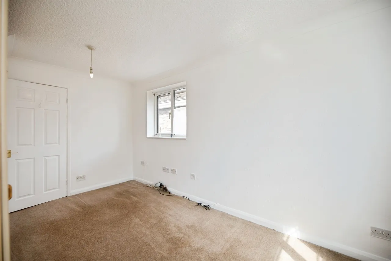 East Dale Close, Hemsworth, WF9, photo 11
