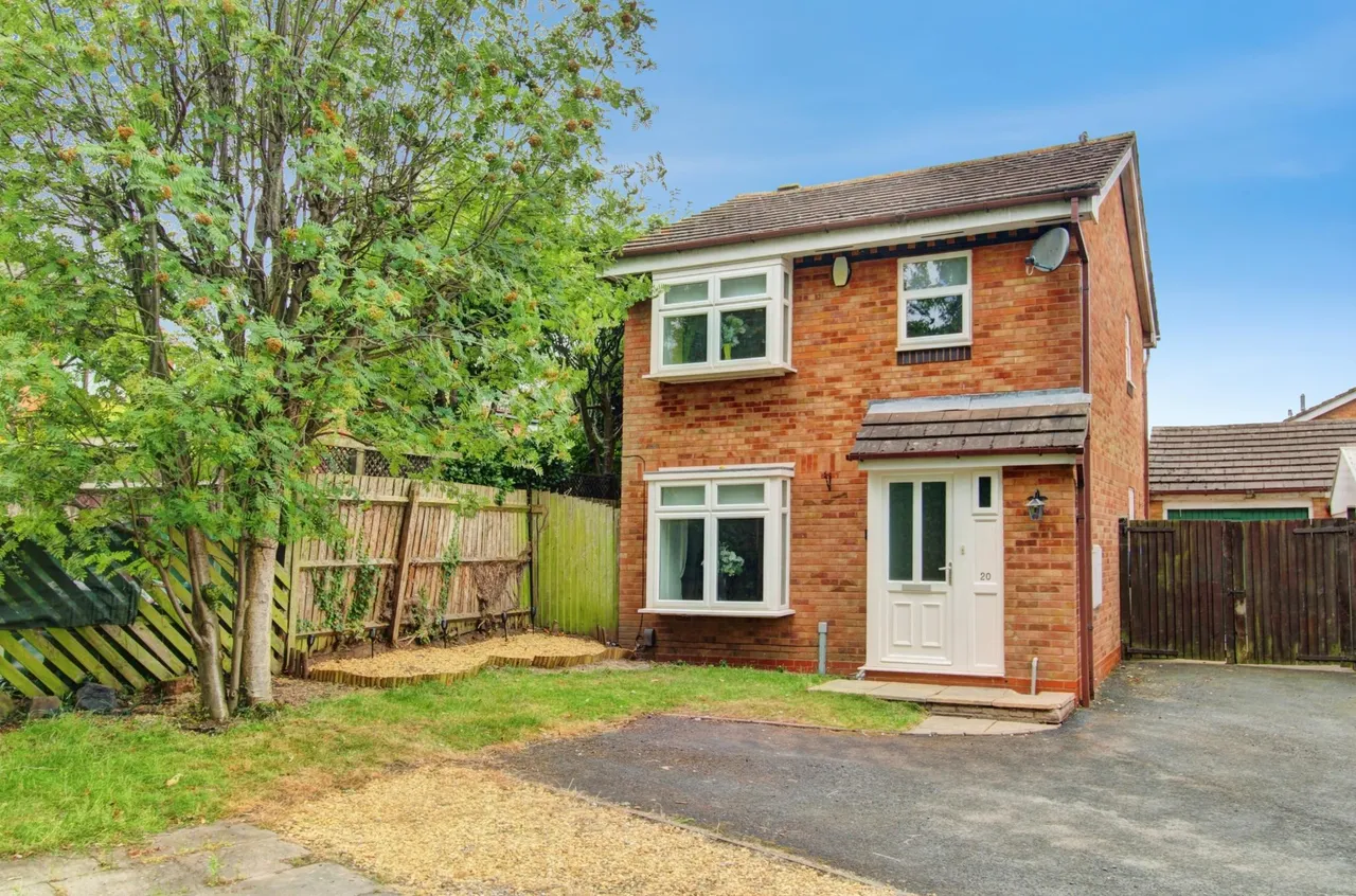 3 bed house for sale, Sunbury Avenue, Lichfield, WS14