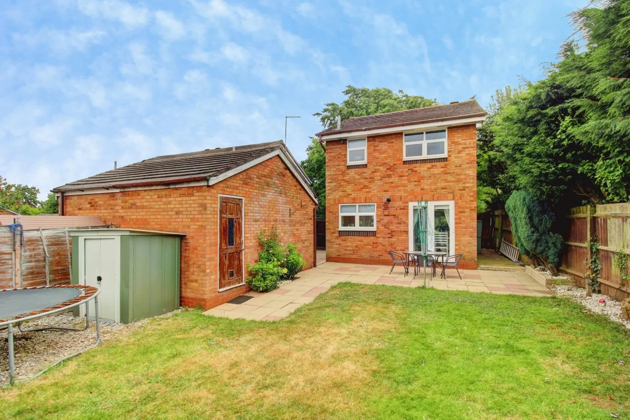 Sunbury Avenue, Lichfield, WS14, photo 15