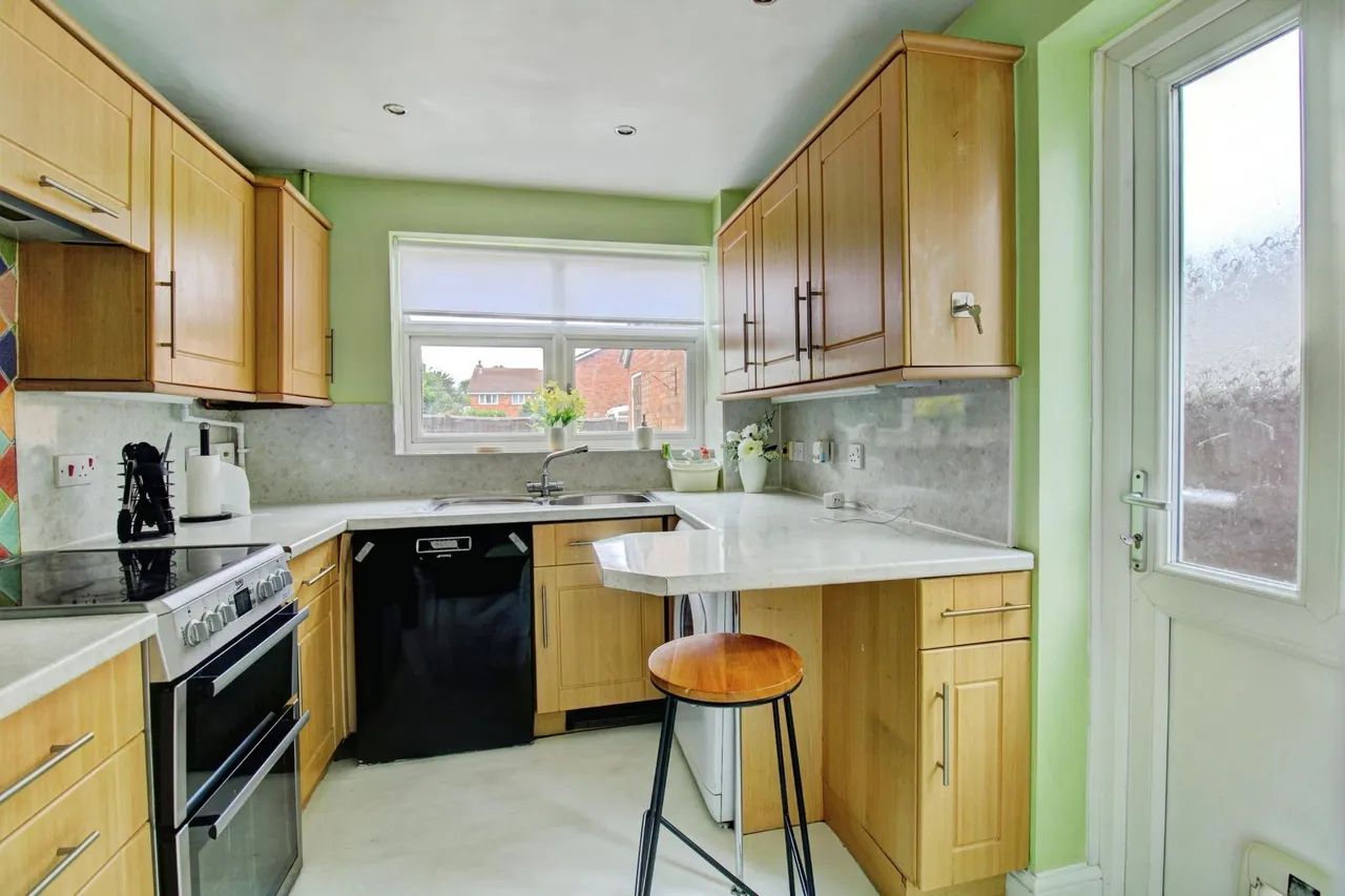 Sunbury Avenue, Lichfield, WS14, photo 6