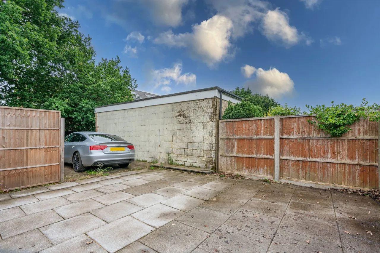 Leggatts Way, Watford, WD24 5SJ, photo 9