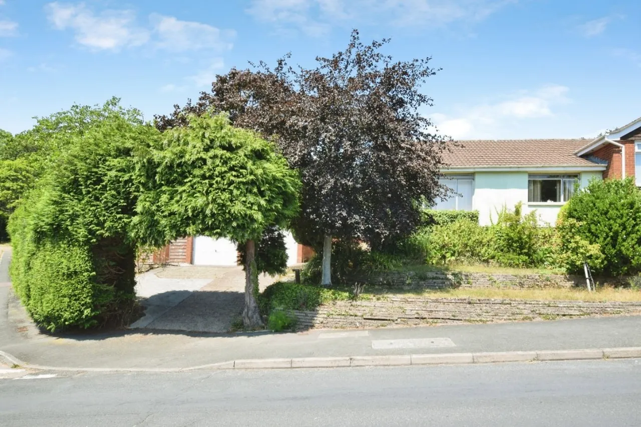 2 bed house for sale — Gloucester Road, Exeter, Devon