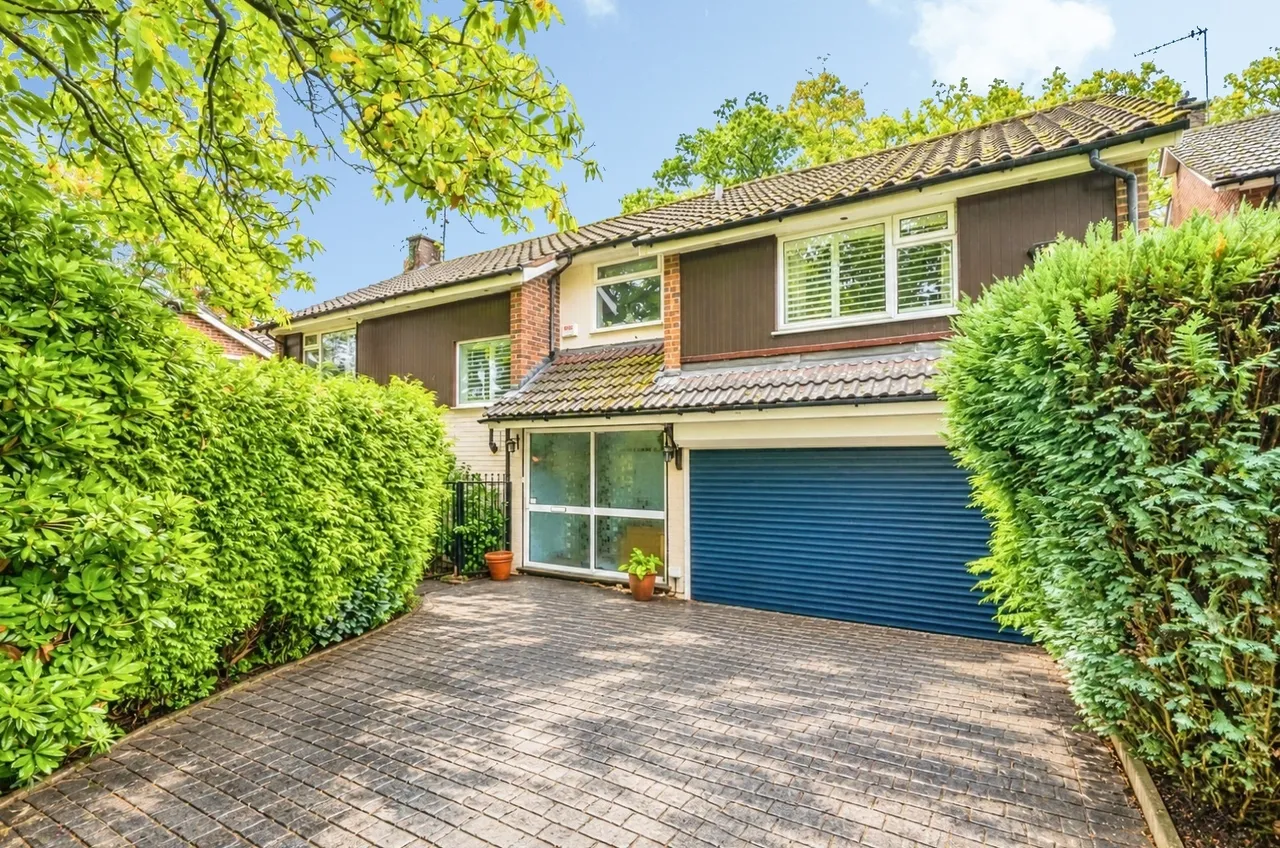 5 bed house for sale, Pinewood Gardens, Bagshot, GU19