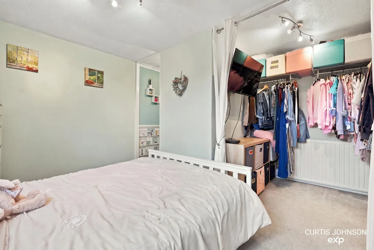 Chalvedon Avenue, Pitsea, SS13, photo 6