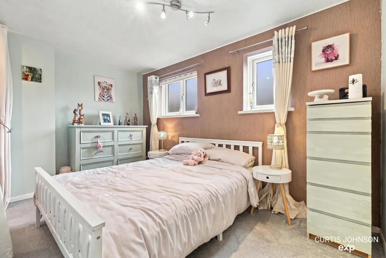 Chalvedon Avenue, Pitsea, SS13, photo 5