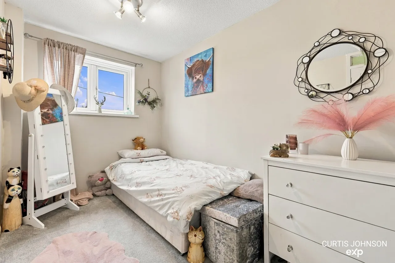 Chalvedon Avenue, Pitsea, SS13, photo 7