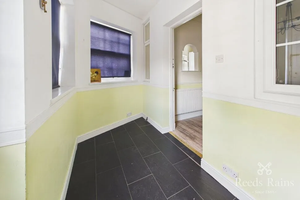 Denby Dale Road, Wakefield, West Yorkshire, WF2, photo 10