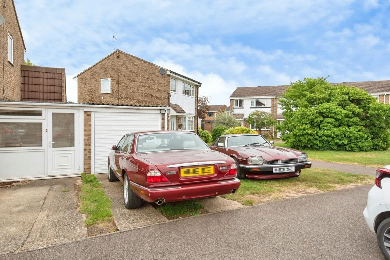 Saxon Avenue, Stotfold, Hitchin, Bedfordshire, SG5, photo 2