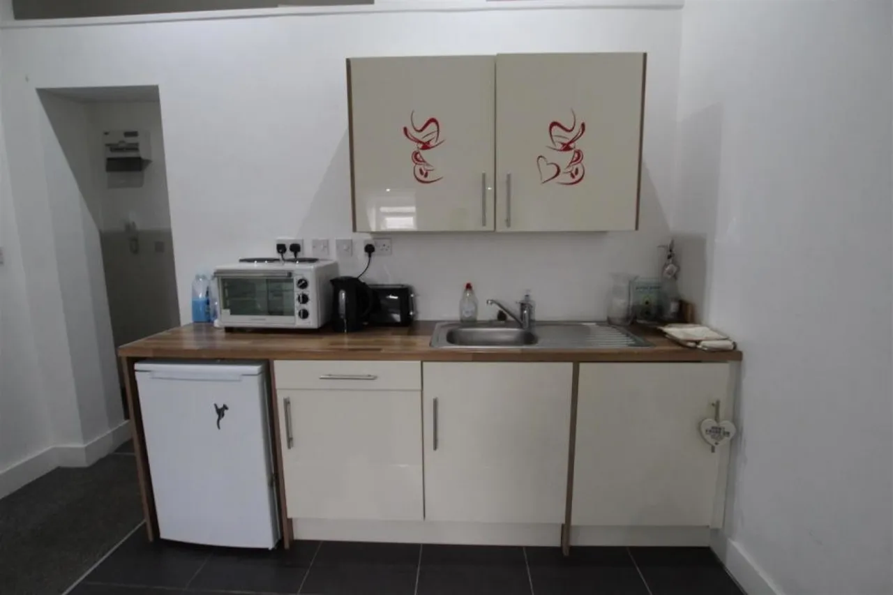 Earle Road, Picton, L7, photo 3